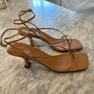 Jeffery Campbell Fluxx Sandal in nude sz 8